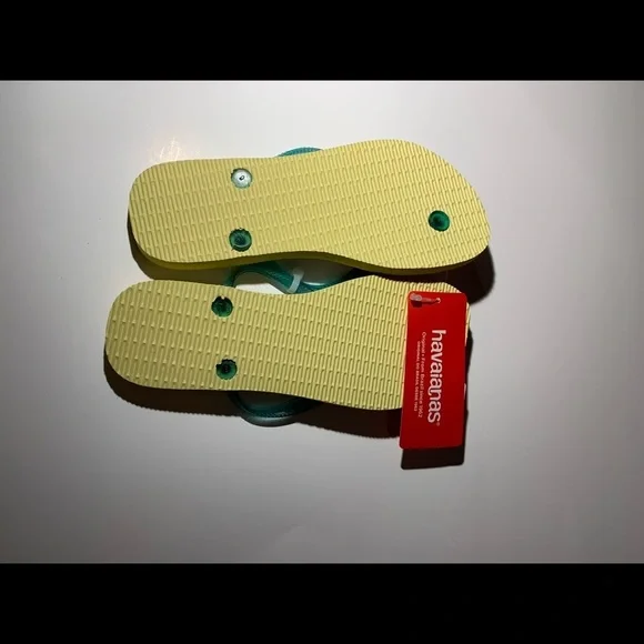 Women’s havaianas printed sandals size 7 - Picture 2 of 2
